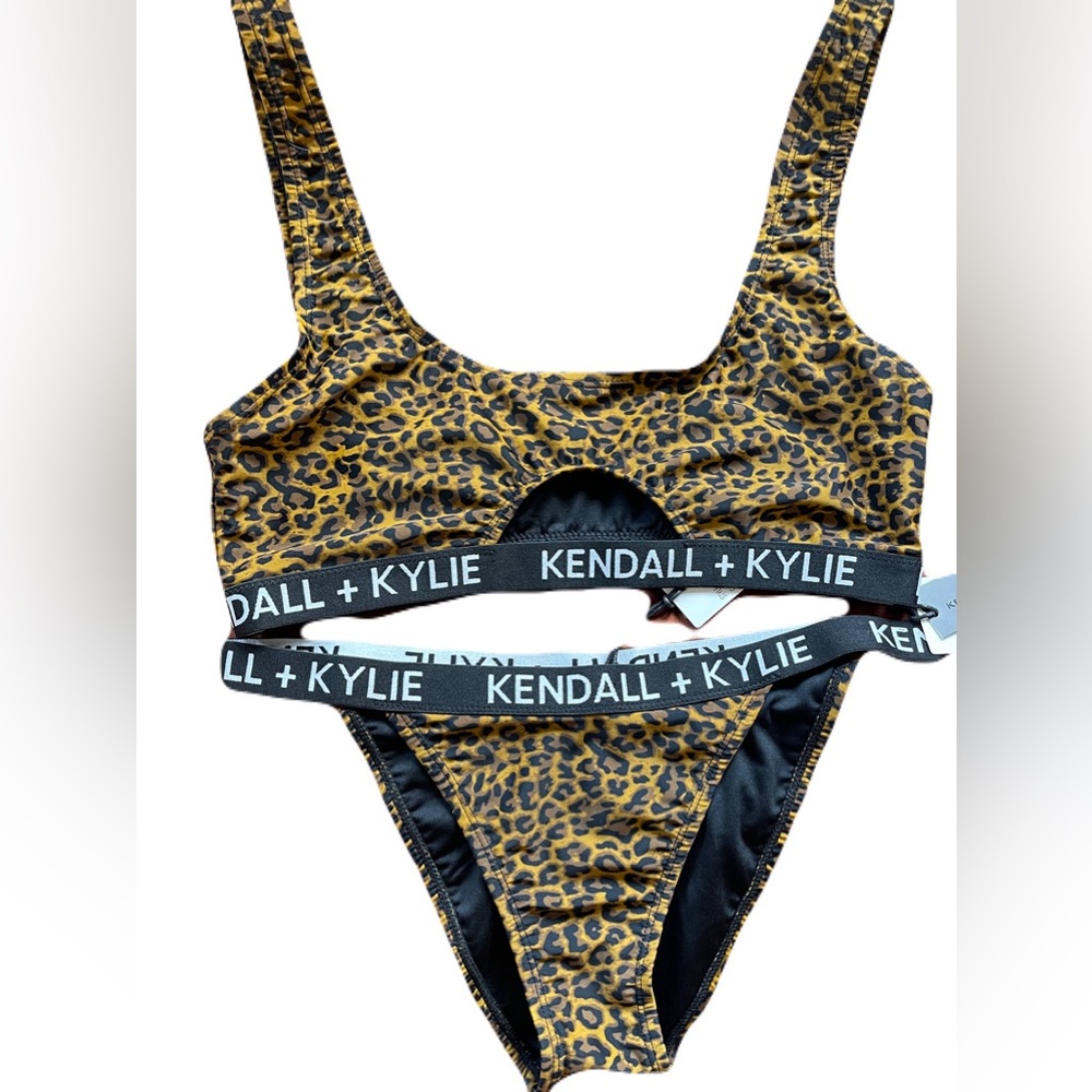 KENDALL + KYLIE Peekaboo Logo Bikini Set SZ L New With Tags Animal Print Jaguar